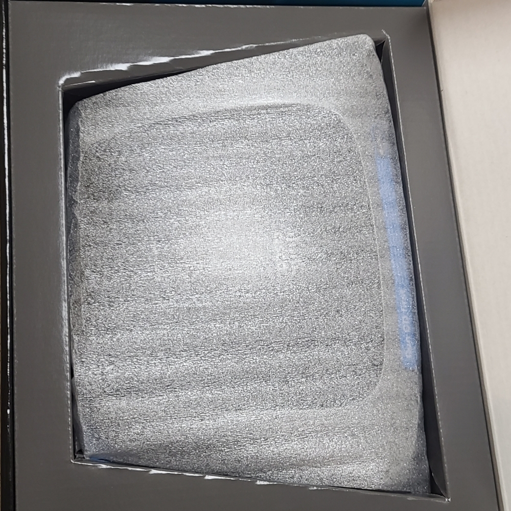 Nib Linksys E2000 Advanced Wireless-N Router Router - Picture 5 of 5